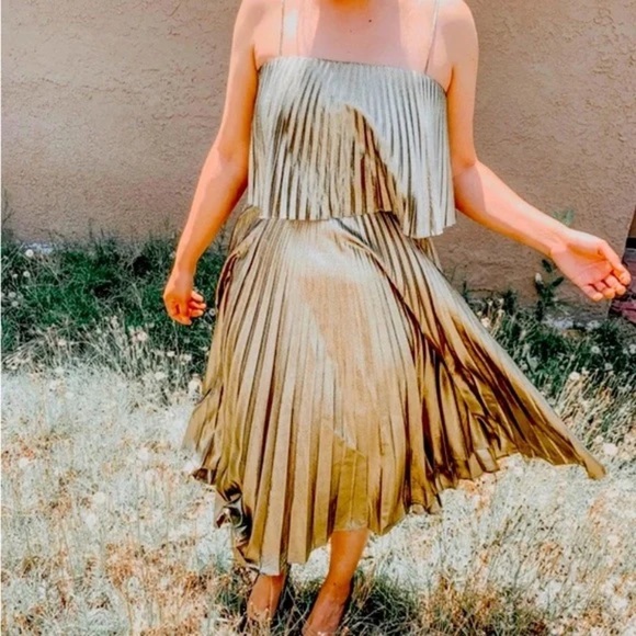 J. Crew Collection Gold Lamé Pleated Midi Dress Size 6 - Picture 4 of 9